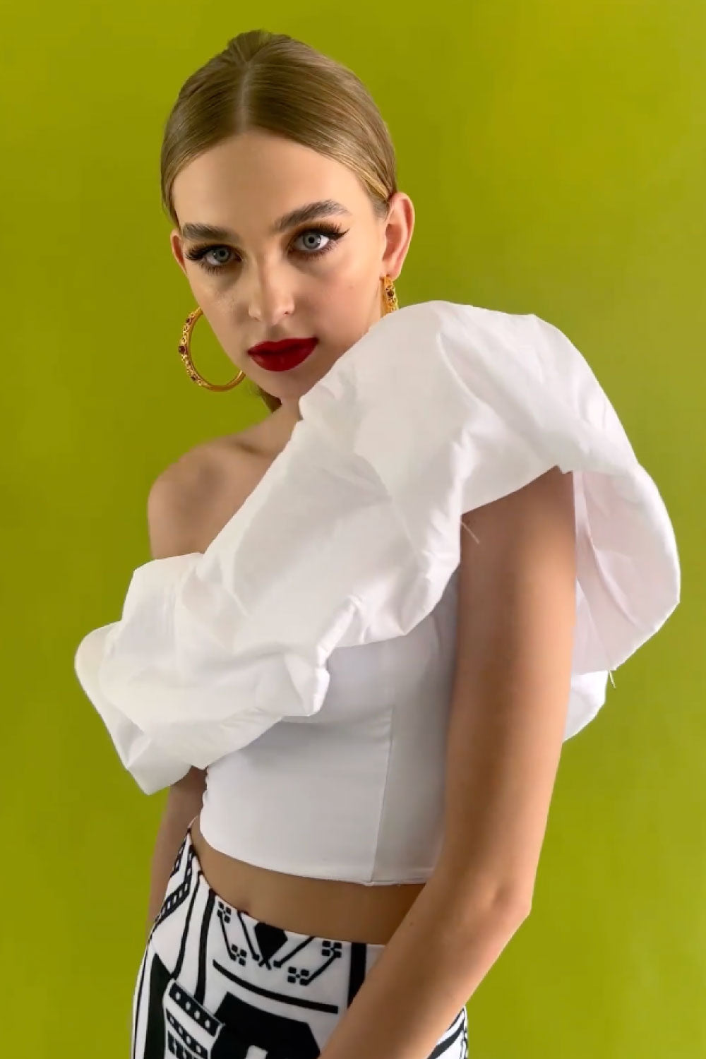 Image of the front of Mar A Mar's Notte Top in White on a model.