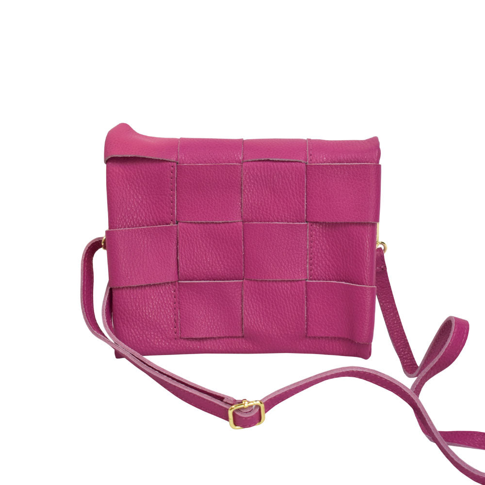 Image of the front of Alfredo Barraza's Criss Cross Crossbody in Pink.